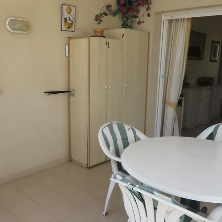Thalasa Platja Apartman *